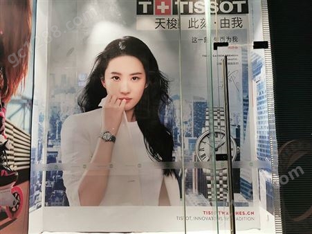 深圳利鑫广告公司制作安装 3倍透光灯箱布+贴膜