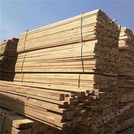 大量供应建筑工地用方木 工地建筑木方厂家报价_禄森木业