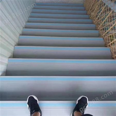 圣达体育幼儿园pvc楼梯踏步价格板防滑塑料塑胶改造室内楼梯踏步厂家全国施工